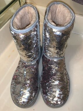 🍧UGG Pink & Silver Cosmo Reversible sequined Sheepskin Boots